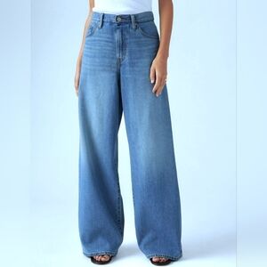 2/$25 - Levi's Baggy High Waisted Straight Women's Jeans